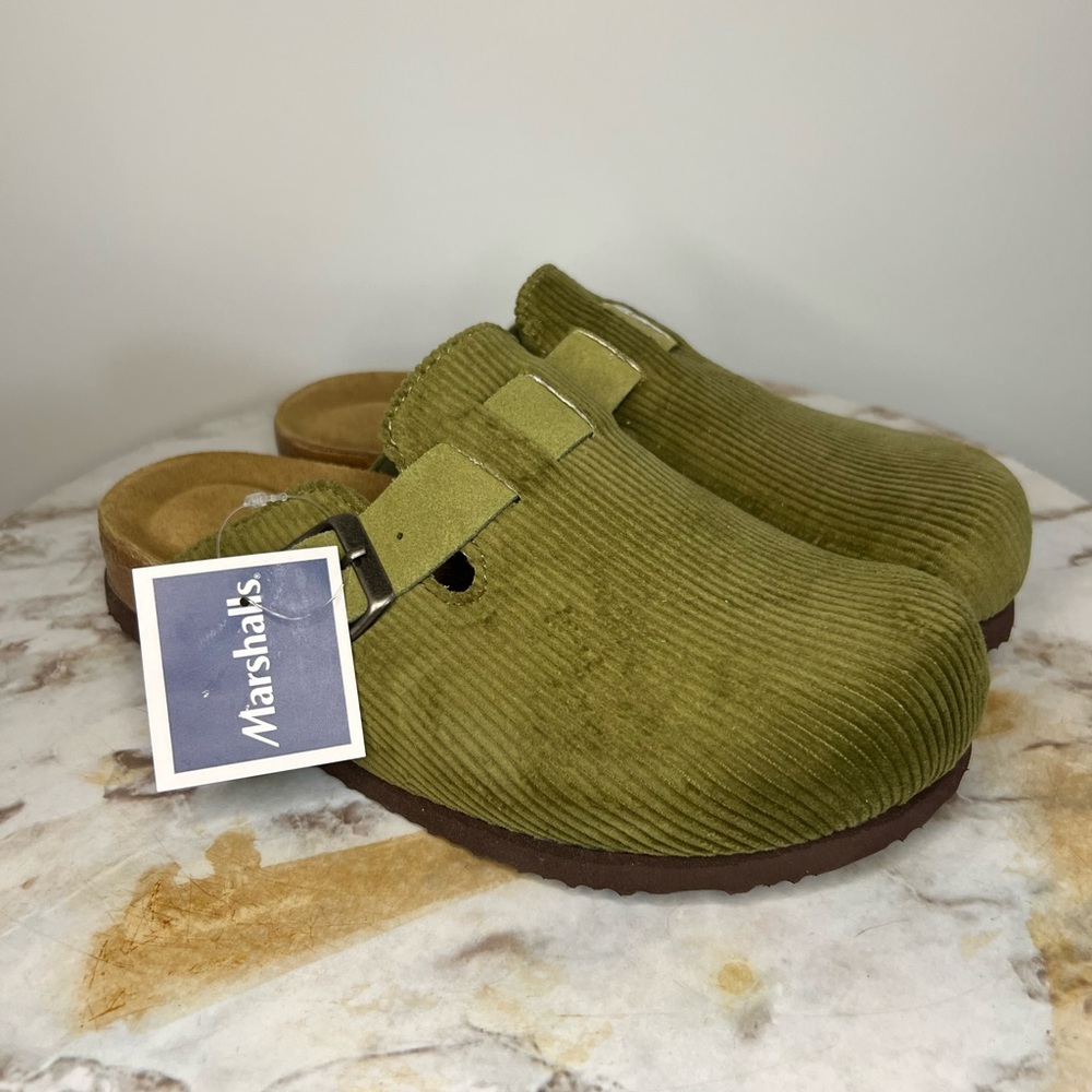 Cushionaire size 8 green corduroy clogs NWT